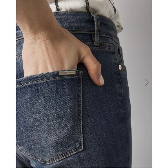 White House Black Market Plus Mid-Rise Everyday Soft Bootcut Jeans Blue Size 14 - Picture 5 of 14